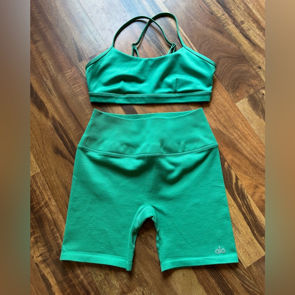 ALO Yoga Women's Green High-Waist Bike Shorts